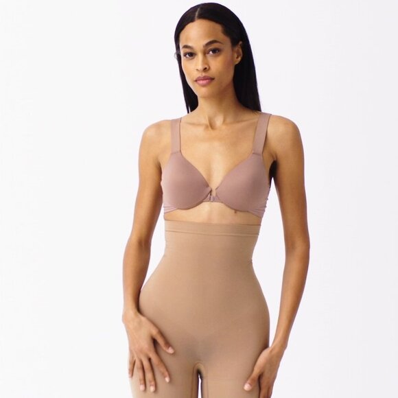 SPANXsculpt™ Seamless Power High-Waisted Mid-Thigh Short - Picture 1 of 12